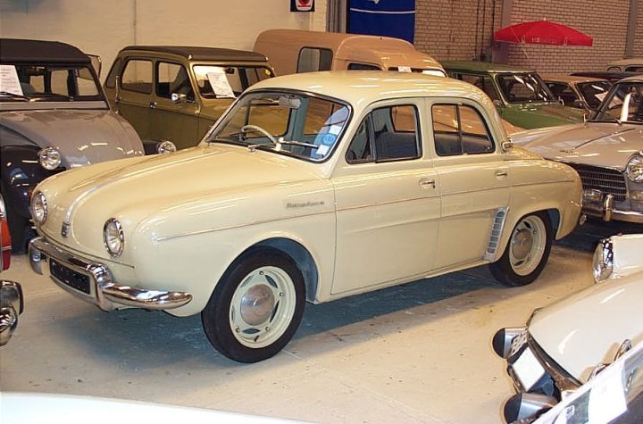 1965_Renault_Dauphine_R1090_Radlett_1.jpg